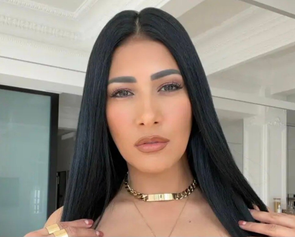 Simaria afasta o cabelo e mostra decote ‘explosivo’: “Uma verdadeira musa”