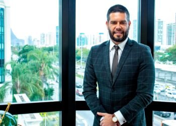 Leandro Luzone articula a conexão entre mercados e culturas: “Sem o Direito Internacional, o mundo é uma anarquia global”