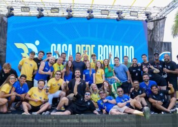 Casa Ronaldo atrai milhares de pessoas nos dias de jogos da Copa do Mundo.