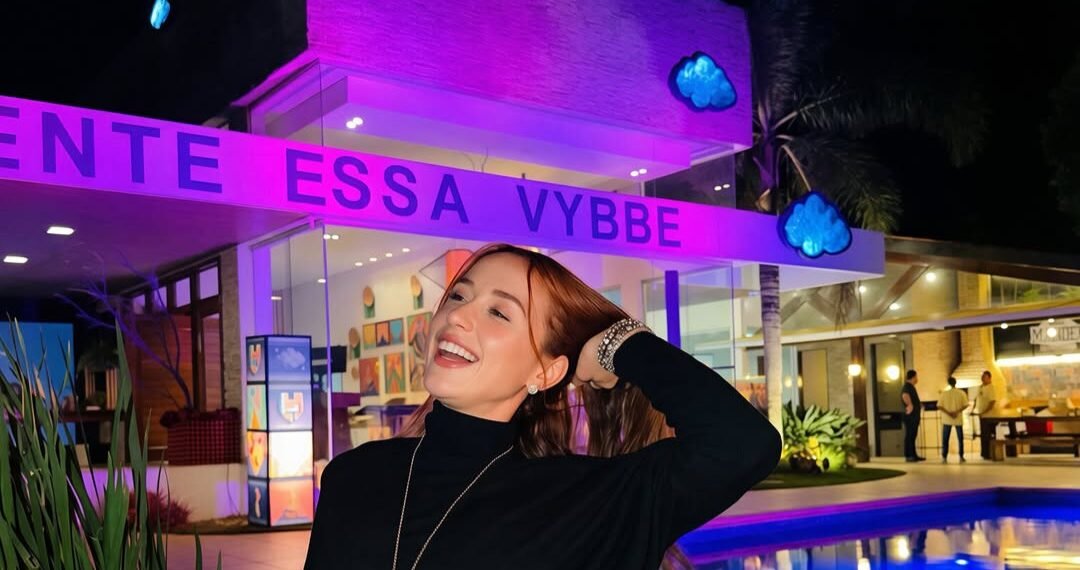 Influenciadora Amanda Manoela rouba a cena e nos bastidores da Casa Vybbe