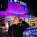 Influenciadora Amanda Manoela rouba a cena e nos bastidores da Casa Vybbe