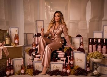 A empresária Janaína Ramos criou a Fehu, que transforma uma experiência vivida na Flórida em um posicionamento de marca que une propósito, sofisticação e celebração.