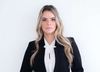 Jessyca Arieira desenvolve soluções jurídicas que conectam negócios, investidores e mercados globais com foco em governança, compliance e crescimento sustentável.