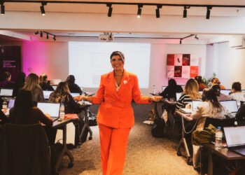 Anndrêa Franco, da Work In, ajuda mulheres empreendedoras a ocuparem as cadeiras de poder.