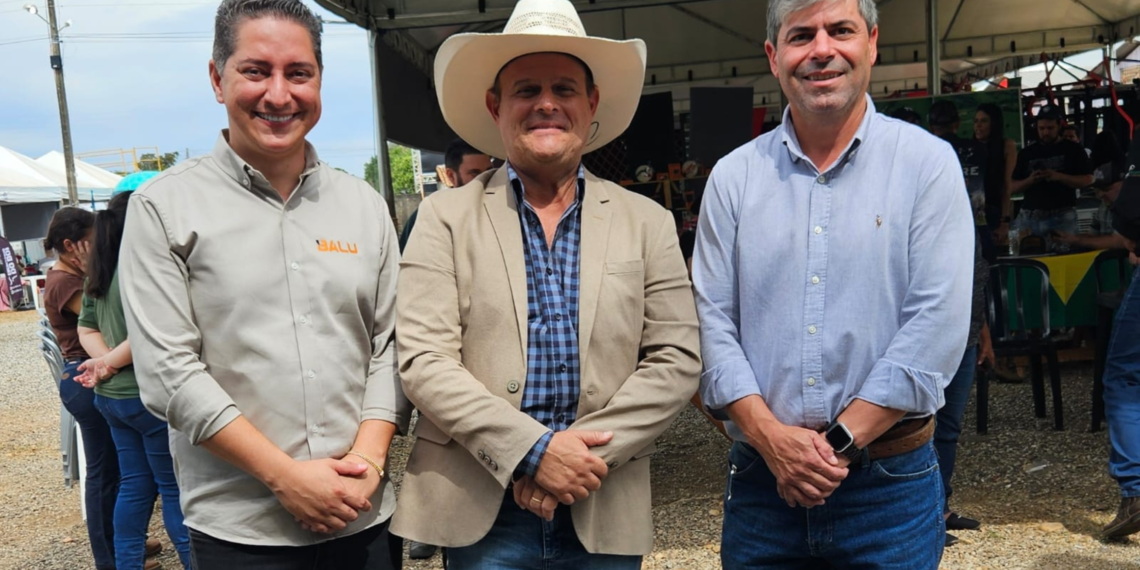 Cássio Roberto Hilário (Prefeito), Edgard Scatena Filho (Presidente do Sindicato) e Flávio Henrique da Silva (Chefe de Gabinete do Senar Goiás)