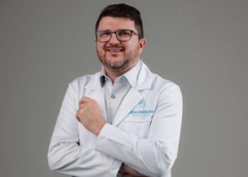 Dr. Fábio Batistella esclarece que o diagnóstico da fibromialgia é clínico e mostra que existem comportamentos que auxiliam a aliviar as dores.