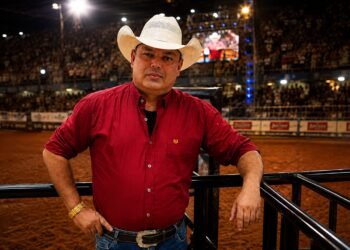 James Bonanza presente na Arena de Rodeio.